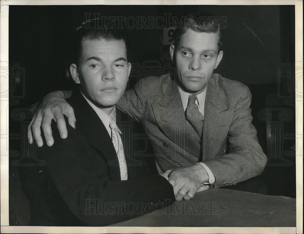 1935 Press Photo LeRoy Drake Jr steadied by father LeRoy Drake Sr - neb67752 - Historic Images