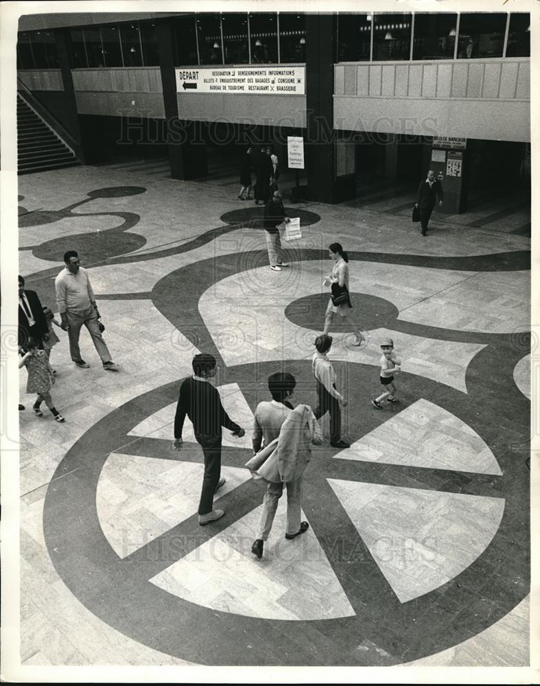 1969 Press Photo Marble floor of mezzanine at Montparnasse in Paris - Historic Images