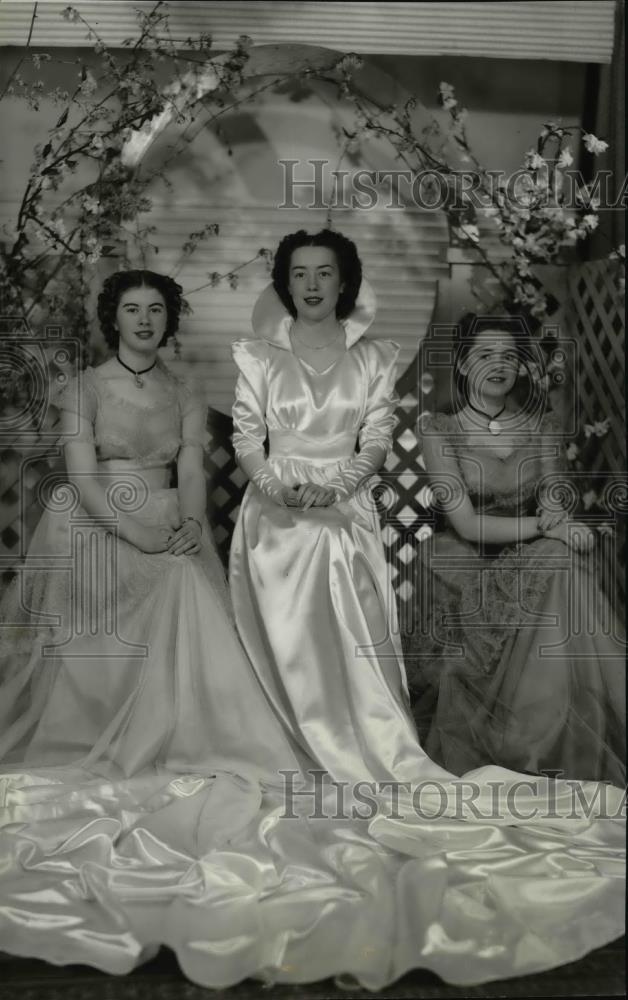 1940 Press Photo Apple Blossom Festival Queen Patricia and her Princesses - Historic Images