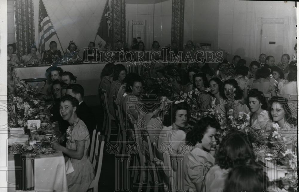 1942 Press Photo Apple Blossom Festival Princess Banquet - spx06137 - Historic Images