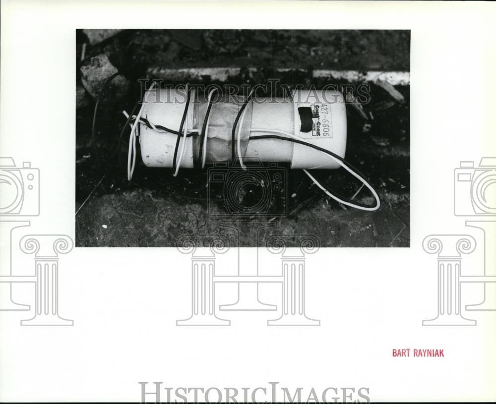 1986 Press Photo Homemade bomb founs in vehicle Rose Lane Coeur d'Alene - Historic Images