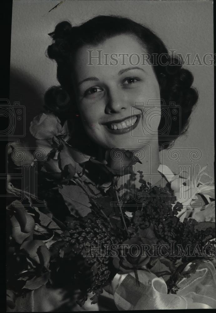 1942 Press Photo Wenatchee Apple Blossom Queen - spx05721 - Historic Images