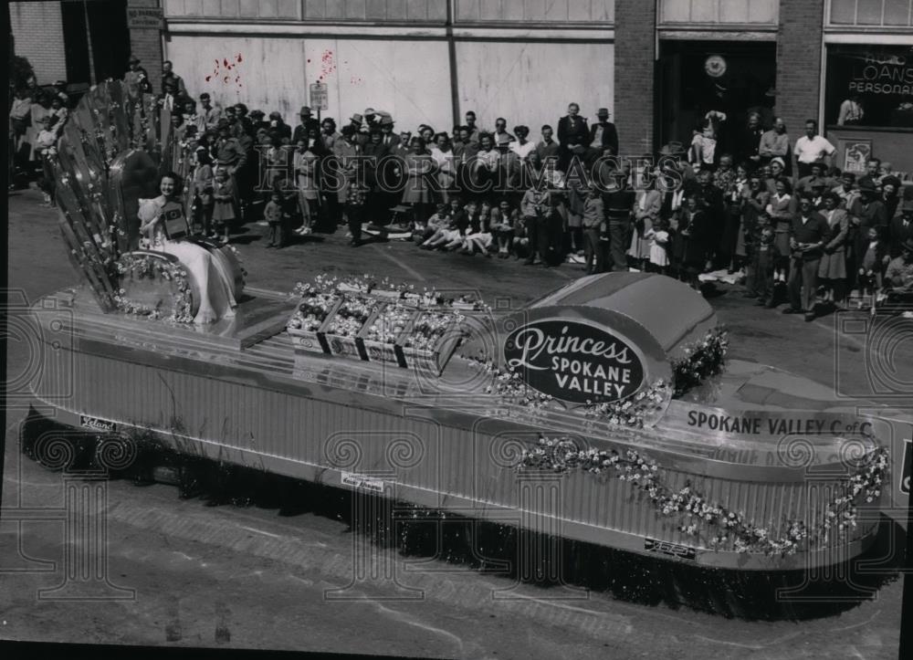 1948 Press Photo Apple Blossom Festival - spx06326 - Historic Images
