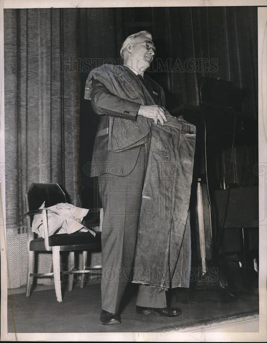 1938 Press Photo Louis Morris Farmer from Grimes Ia barge on Manufacturers - Historic Images