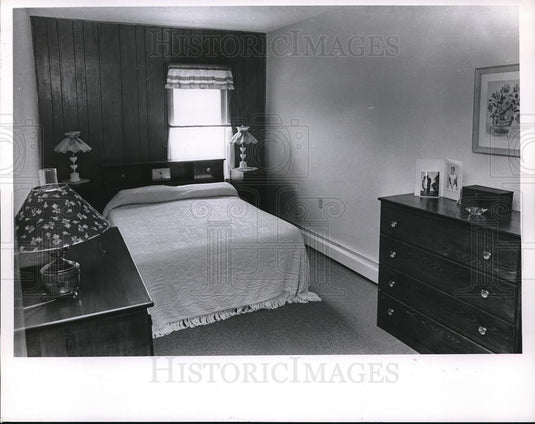 1967 Press Photo Bedroom in apartment of Roger Maynard - neb69880 - Historic Images