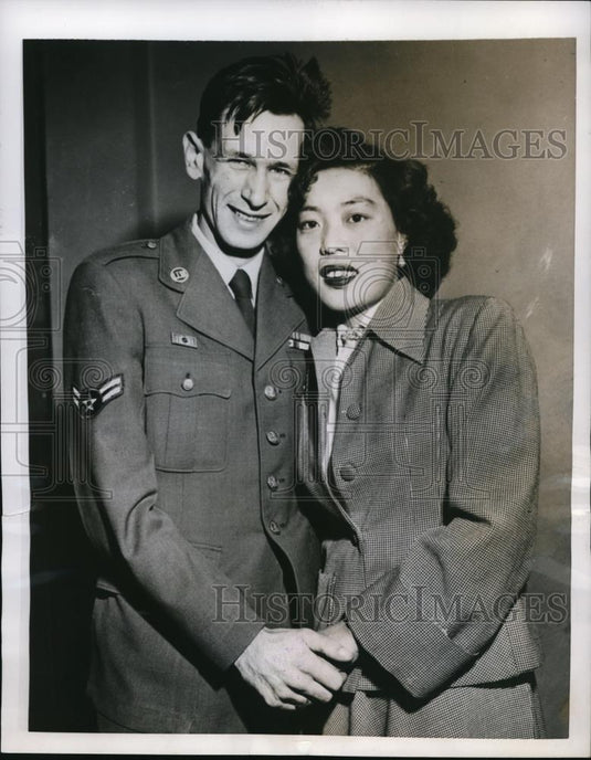 1952 Press Photo Airman 2/c William Wheat & bride Leewkwong Ja of Korea - Historic Images