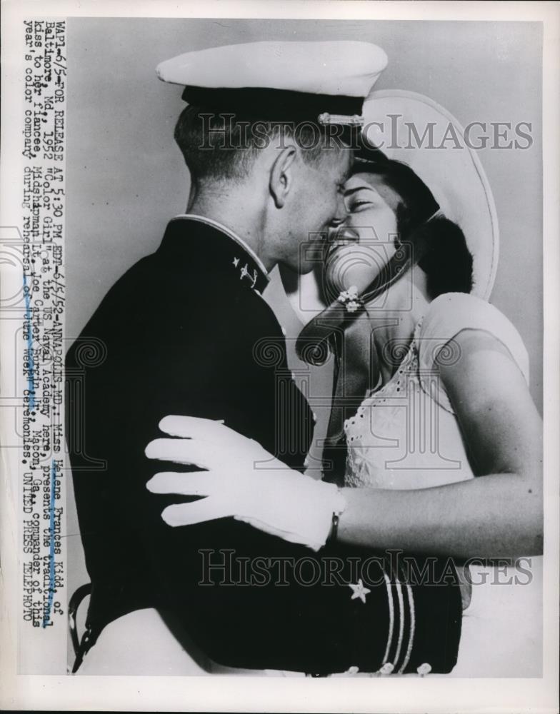 1952 Press Photo Helene F Kidd Color Girl at US Naval Academy, Lt Joe Carter - Historic Images