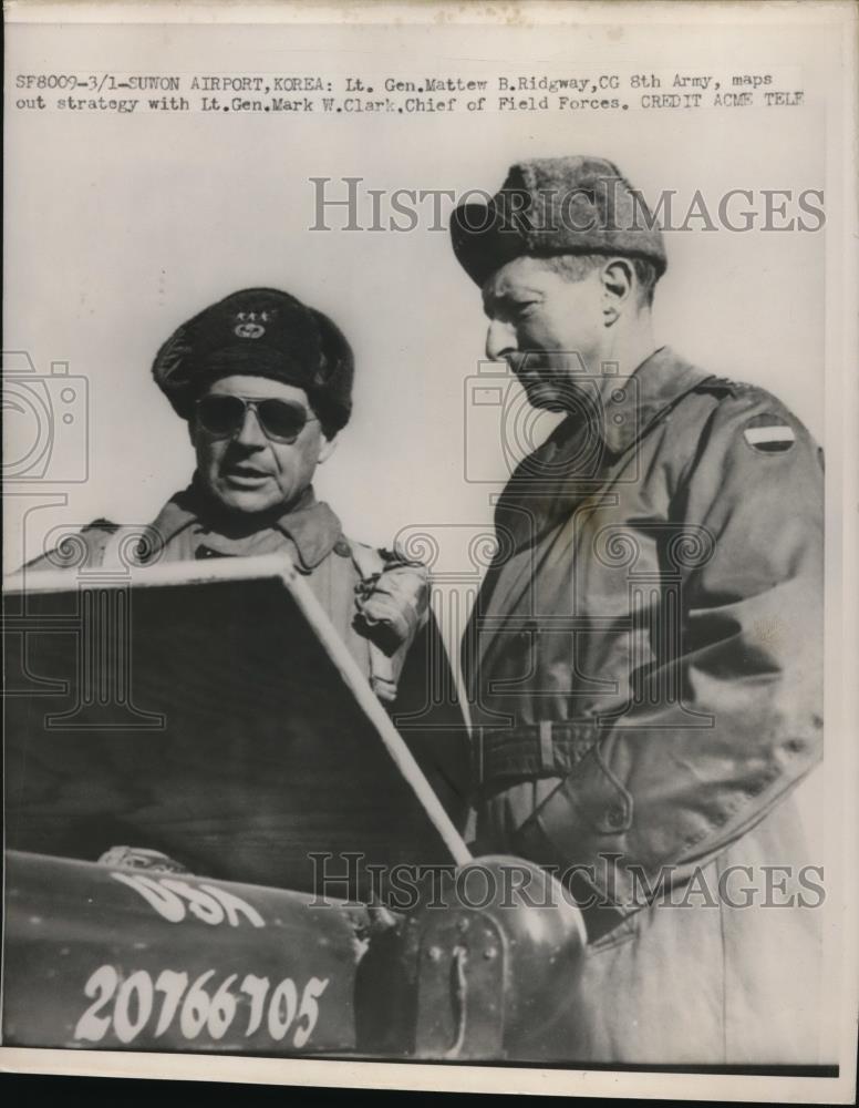 1951 Press Photo Lt Gen Matthew Ridgway 8th Army in Korea with Lt Gen Mark Clark - Historic Images