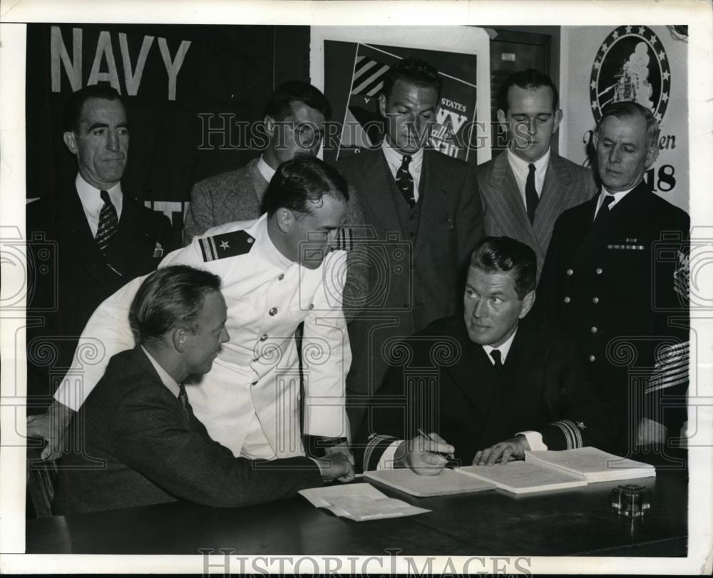 1941 Press Photo Robert Mortensen, Lt William Leckie,Lt Cmdr Gene Tunney - Historic Images