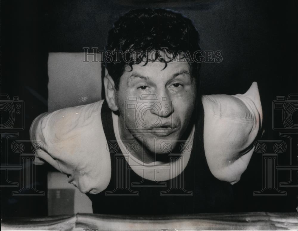 1965 Press Photo Middleweight champ Joey Giardello to fight Dick Tiger in NY - Historic Images