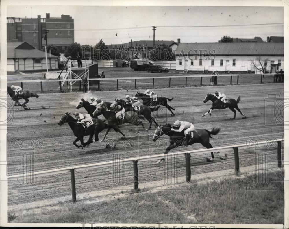 1938 Press Photo Wise Shine wins at Aqueduct track NY vs Cgerachin, Cantwell - Historic Images