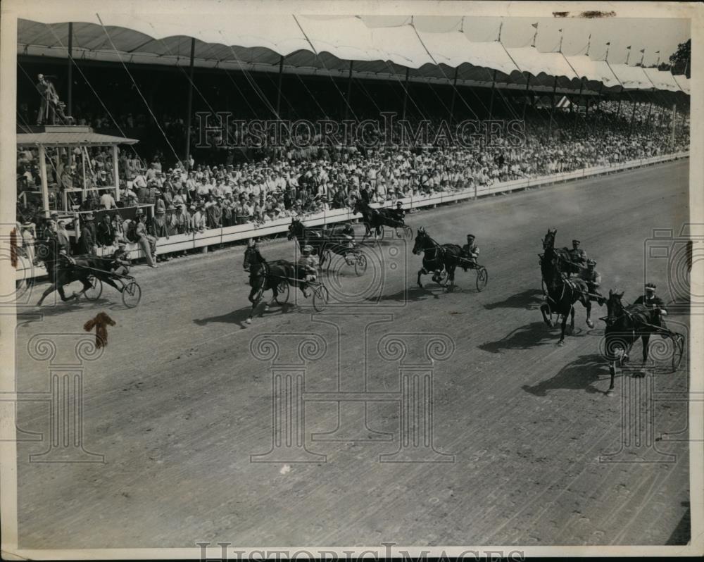 1939 Press Photo Hambletonian at Good Timetrack Dr HM Parshall &amp; Peter Astra - Historic Images