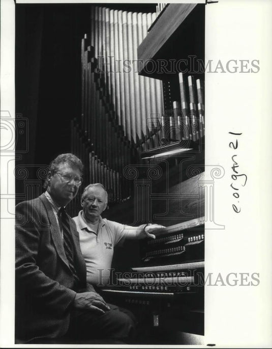 1990 Press Photo Terence Fullerton & Dave Laughlin at Cleveland Art Museum - Historic Images