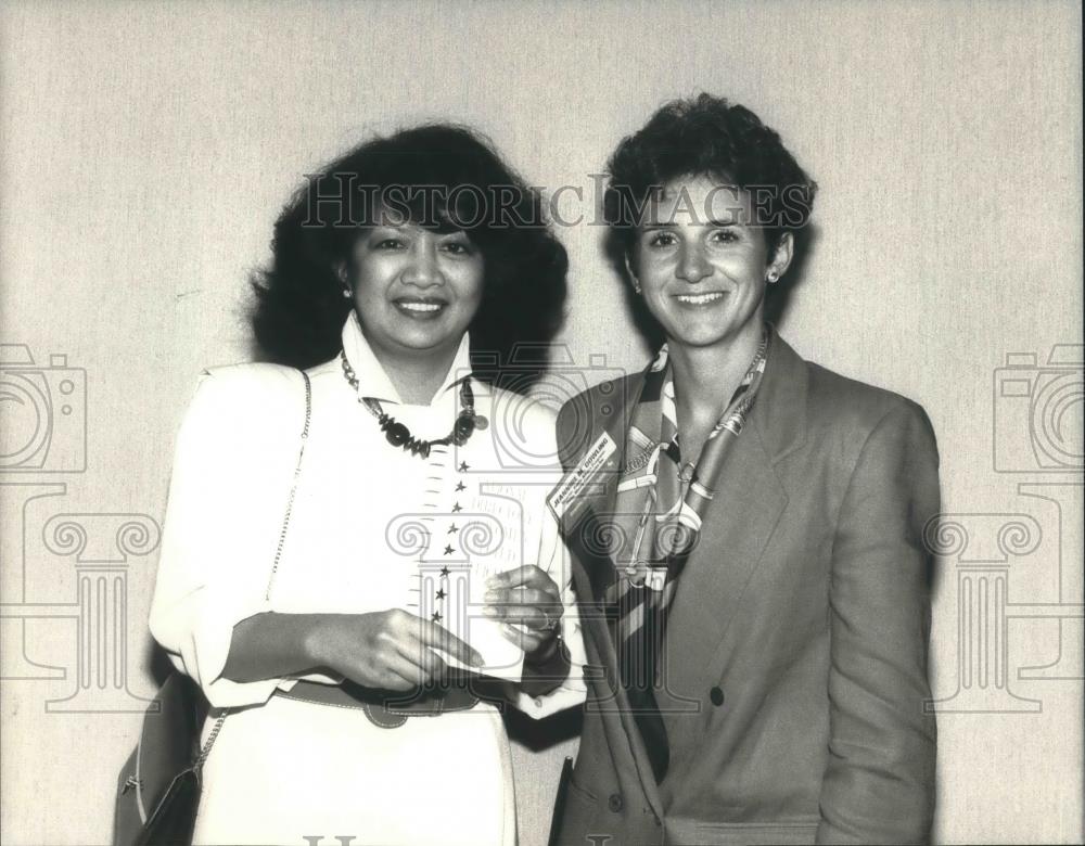 1987 Press Photo Jeannie Dowling Director Public Affairs Philip Morris Companies - Historic Images