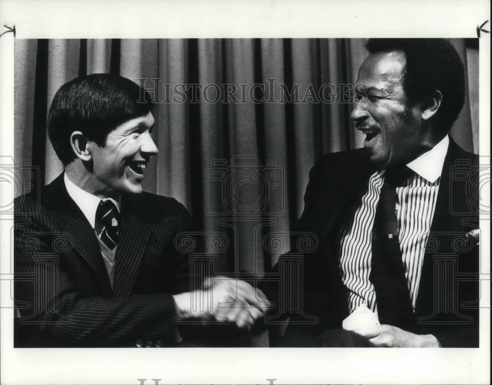 1985 Press Photo Dennis J Kucinich &amp; George L Forbes - cvp15237 - Historic Images