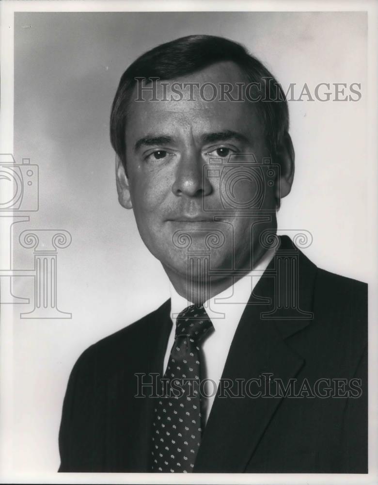 1991 Press Photo Roger G. Green Sr Vice President Human Resources Stouffer Hotel - Historic Images