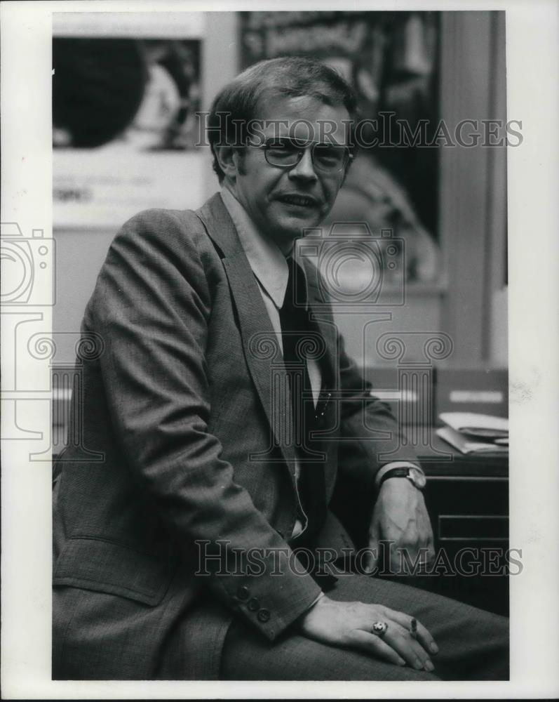 1973 Press Photo Fred Freeman Cleveland Bureau Manager Business Week - cvp12109 - Historic Images