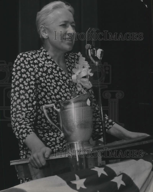 1943 Press Photo Josephine Doolittle wife of Aviation Pioneer Jimmy Doolittle - Historic Images