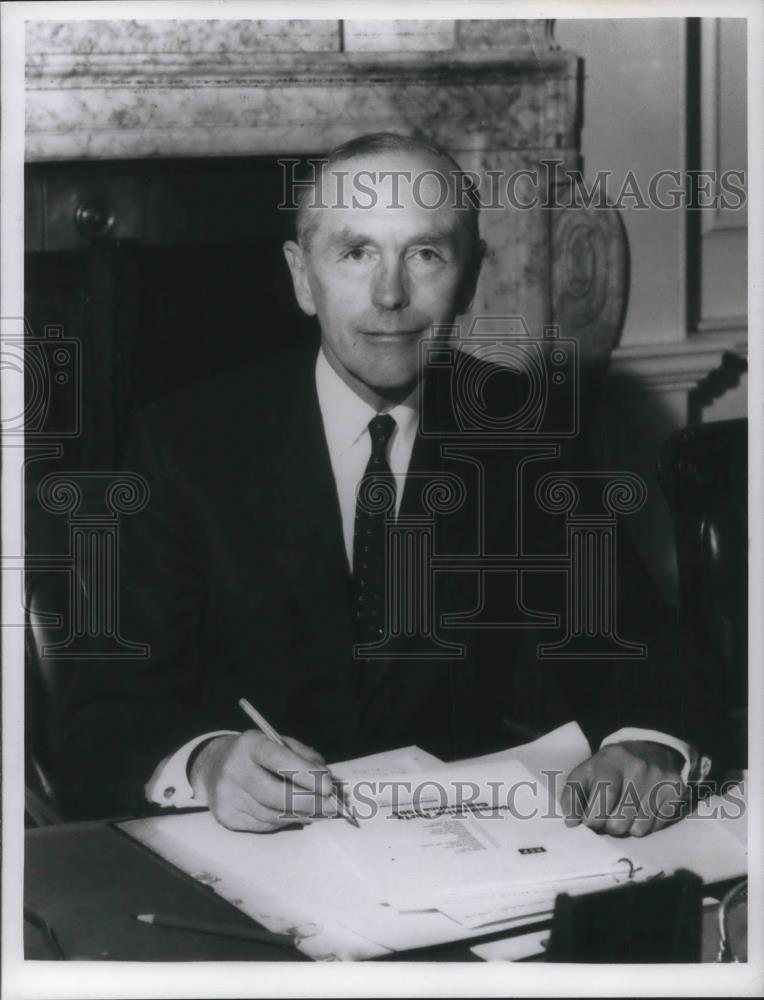 1964 Press Photo Sir Alec Douglas-Home Prime Minister of Britain - cvp03658 - Historic Images