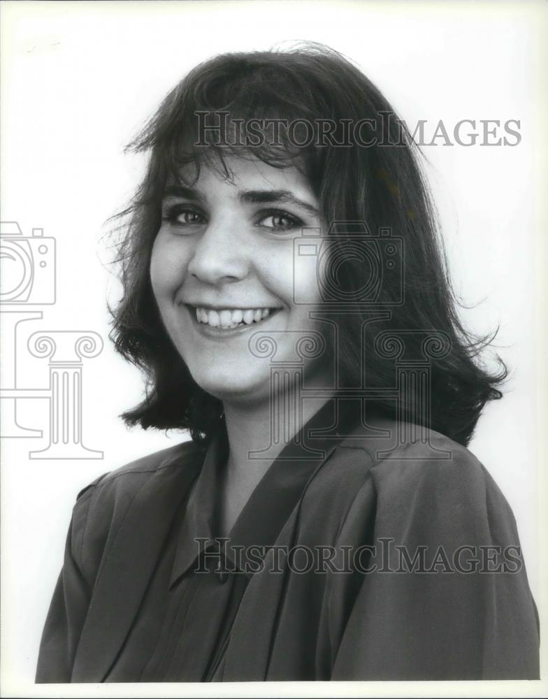 1992 Press Photo Sylvia Gil new Designer for Neokena Design Inc. Cleveland Ohio - Historic Images