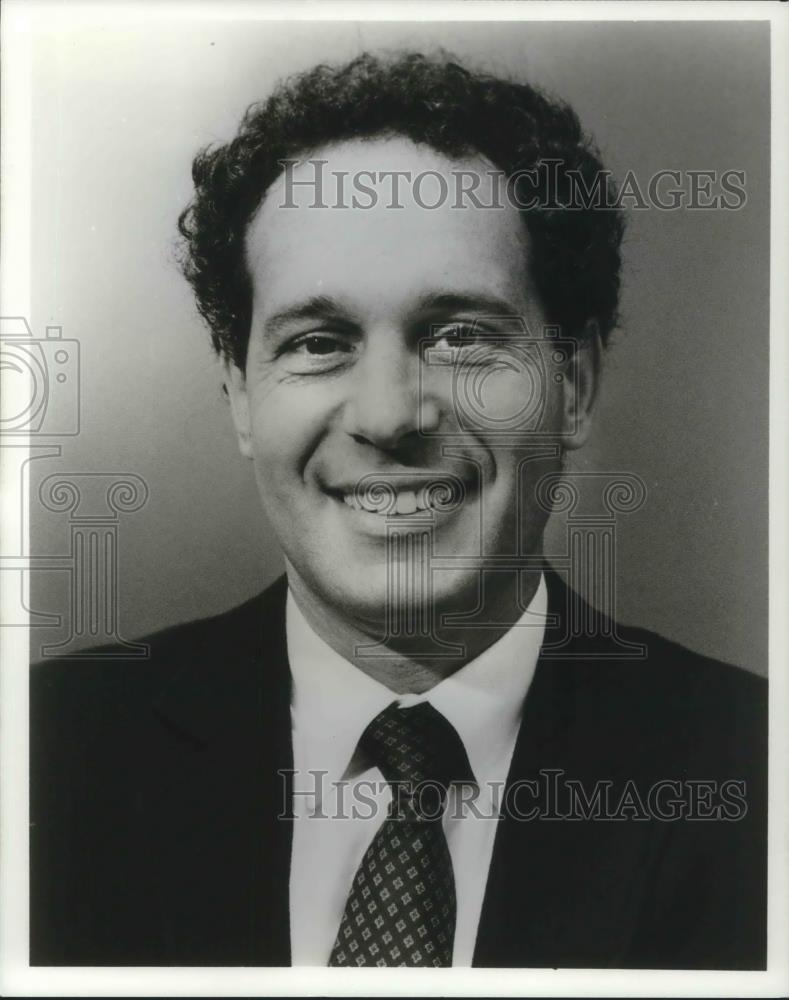 1985 Press Photo Paul Desmond National Service Officer - cvp03153 - Historic Images