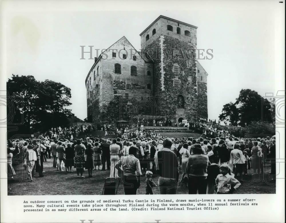 Press Photo Outdoor concert on the grounds of medieval Turku Castle in Finland - Historic Images