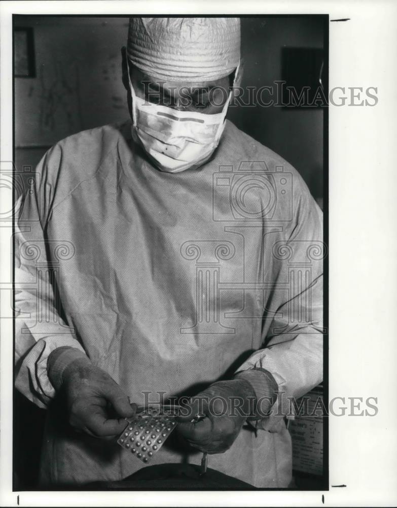 1988 Press Photo Dr. Joseph Hahn - cvp16601 - Historic Images
