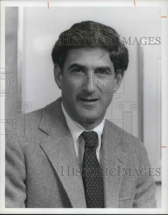 1982 Press Photo Peter L. Galvin of Adler Golvin Rogers Inc. - cvp15696 - Historic Images