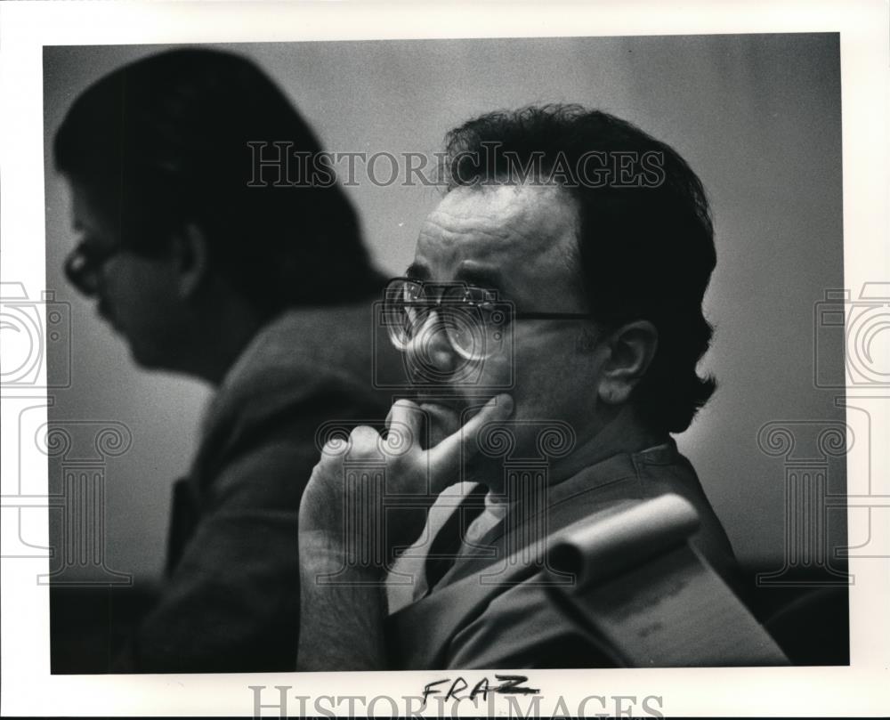 1991 Press Photo Richard Frazier listens to testimony in hearing for murder - Historic Images