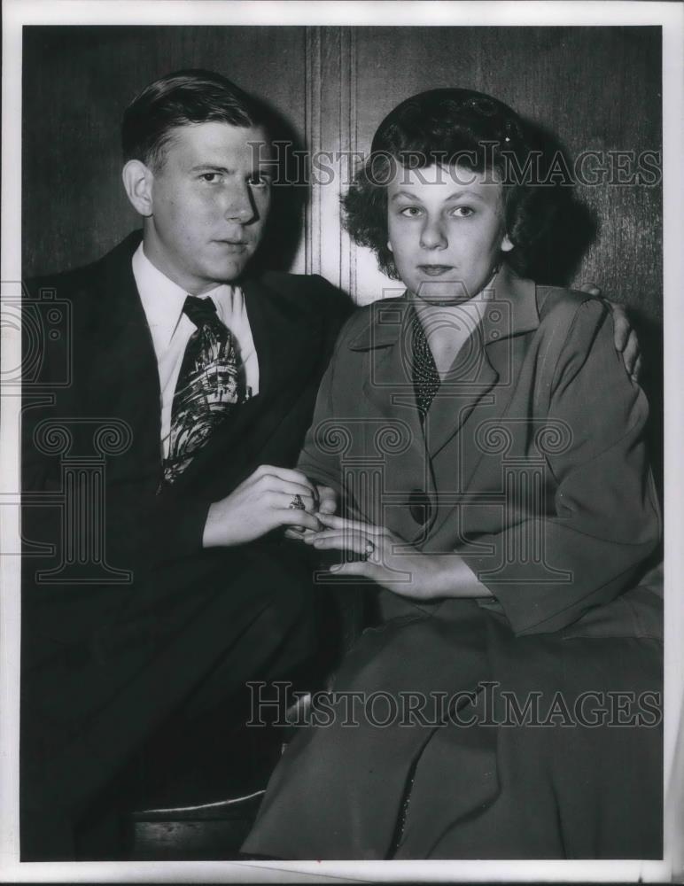 1955 Press Photo Norman DuRell who killed his son Allen with his wife Irene - Historic Images