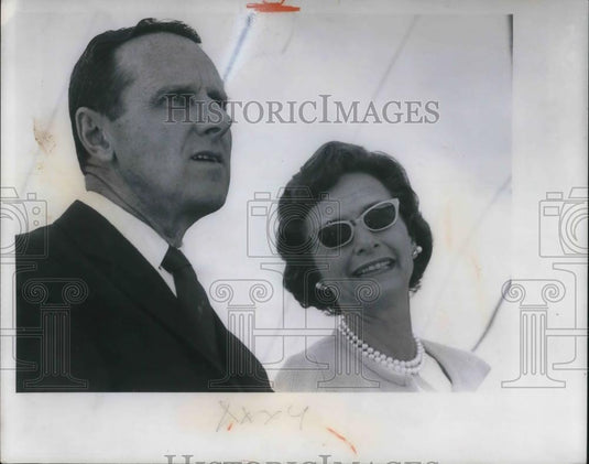 1968 Press Photo Mr & Mrs Raymond Firestone at Horse Show - cvp15780 - Historic Images