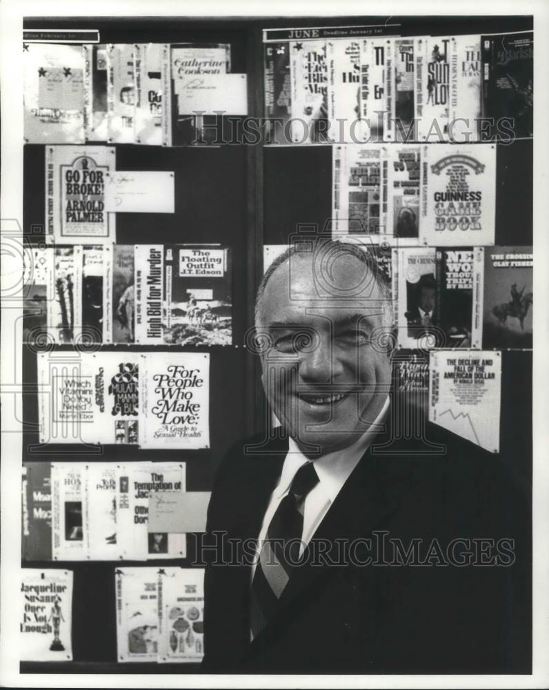 1974 Press Photo Oscar Dystel CEO Bantam Books - cvp06407 - Historic Images
