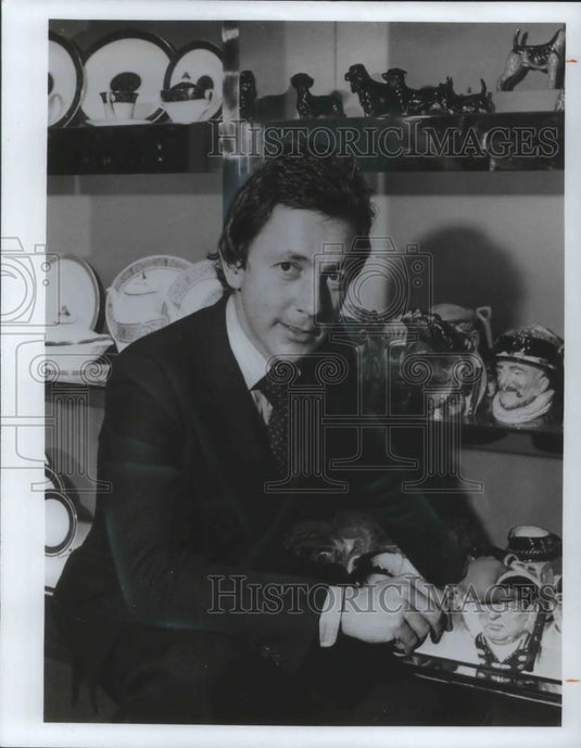 1976 Press Photo Michael Doulton Royal Doulton China Figurines - cvp04439 - Historic Images