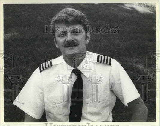1980 Press Photo Thomas H. Block Author of Mayday - cvp03484 - Historic Images