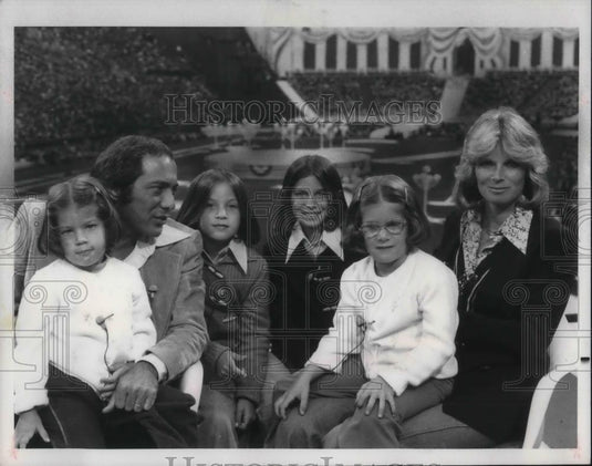 Press Photo Paul ANka Wife Anne 4 Daughters Anthea Amanda Alexandra Alicia - Historic Images