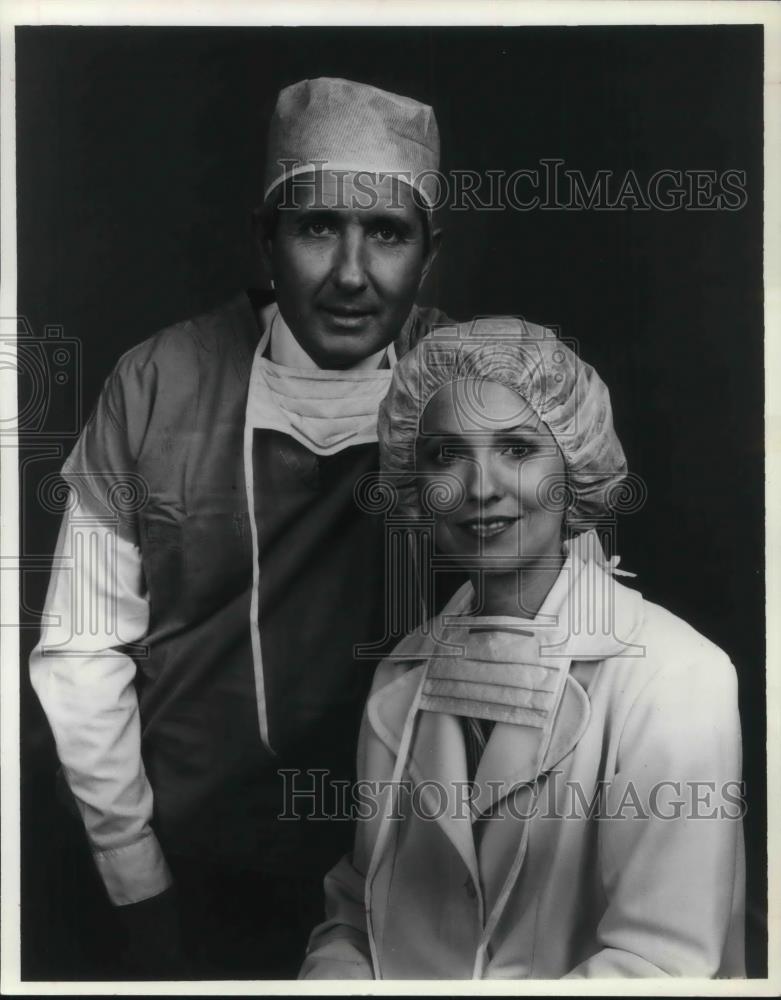 Press Photo Doug Adair and Mpna Scott Cleveland Lifeline for the world - Historic Images