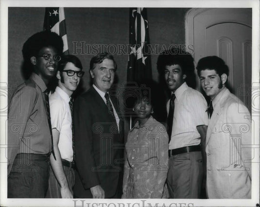1971 Press Photo Gov John Gillian James Frazier Howard Kitts Deborah Gordon - Historic Images