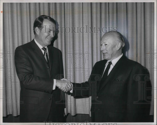 1969 Press Photo Roy B Miner Pres Cook Coffee Comp & Carl Evans Gray Drug Store - Historic Images