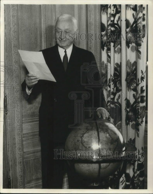 Press Photo Cyrus Eaton Industrialist with Letter From Soviet Premier - Historic Images