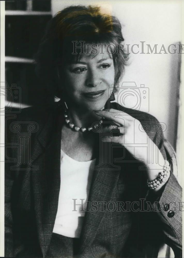 1992 Press Photo Susan Crosland Author of Dangerous Games - cvp04708 - Historic Images