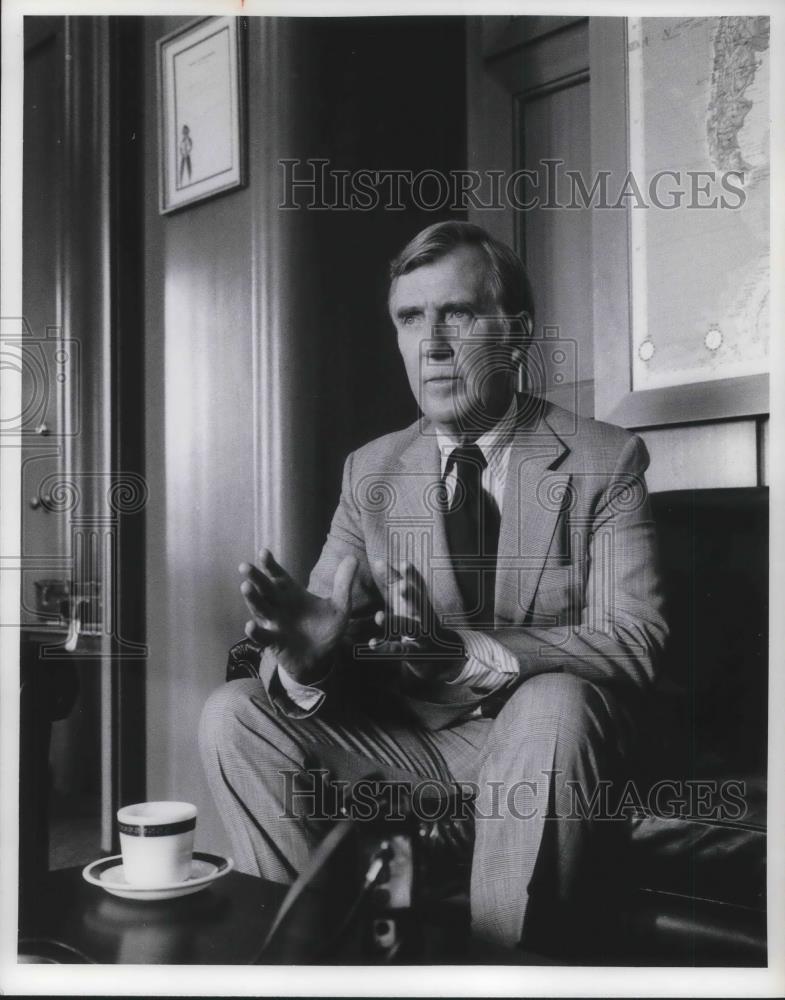 1977 Press Photo John J Gilligan - cvp13819 - Historic Images