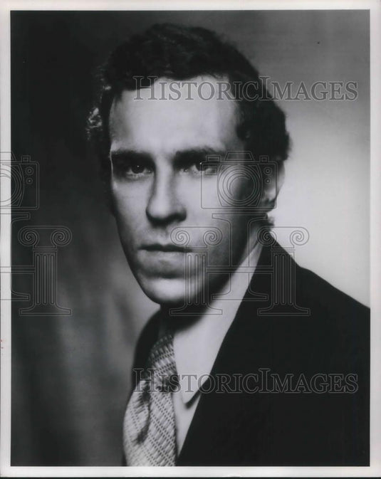 1971 Press Photo Charles B. Essreg Controller Progressive Casualty Insurance Co. - Historic Images