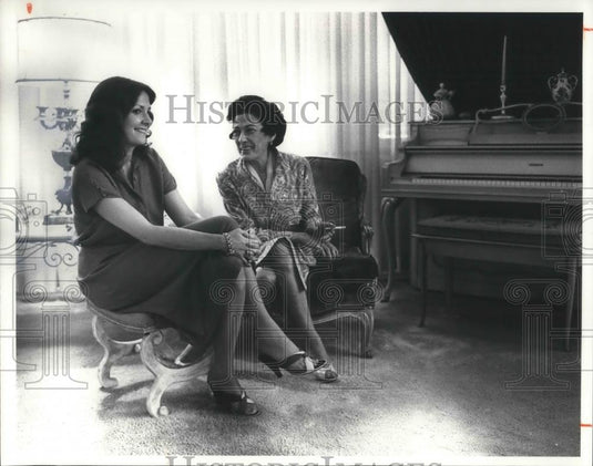 1980 Press Photo Zoltan Gambos and daughter Suzanne Chesterfield Ohio - Historic Images