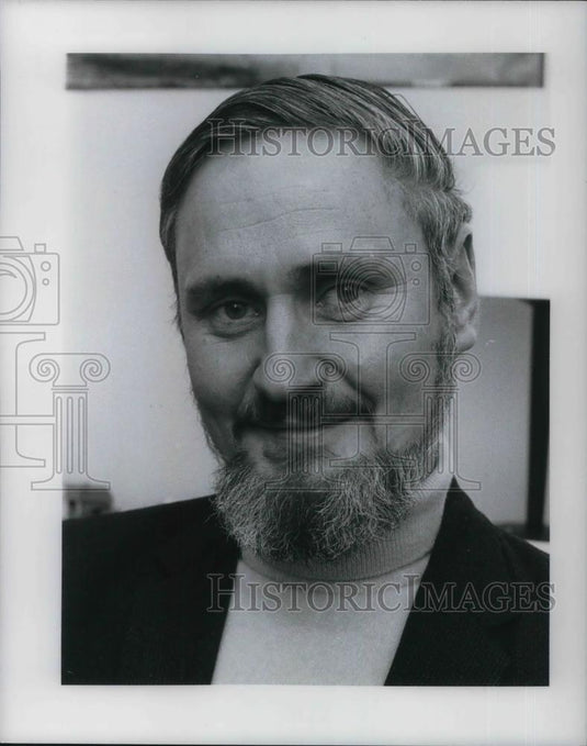 1977 Press Photo Lee W. Gibbs Cleveland State University - cvp11899 - Historic Images