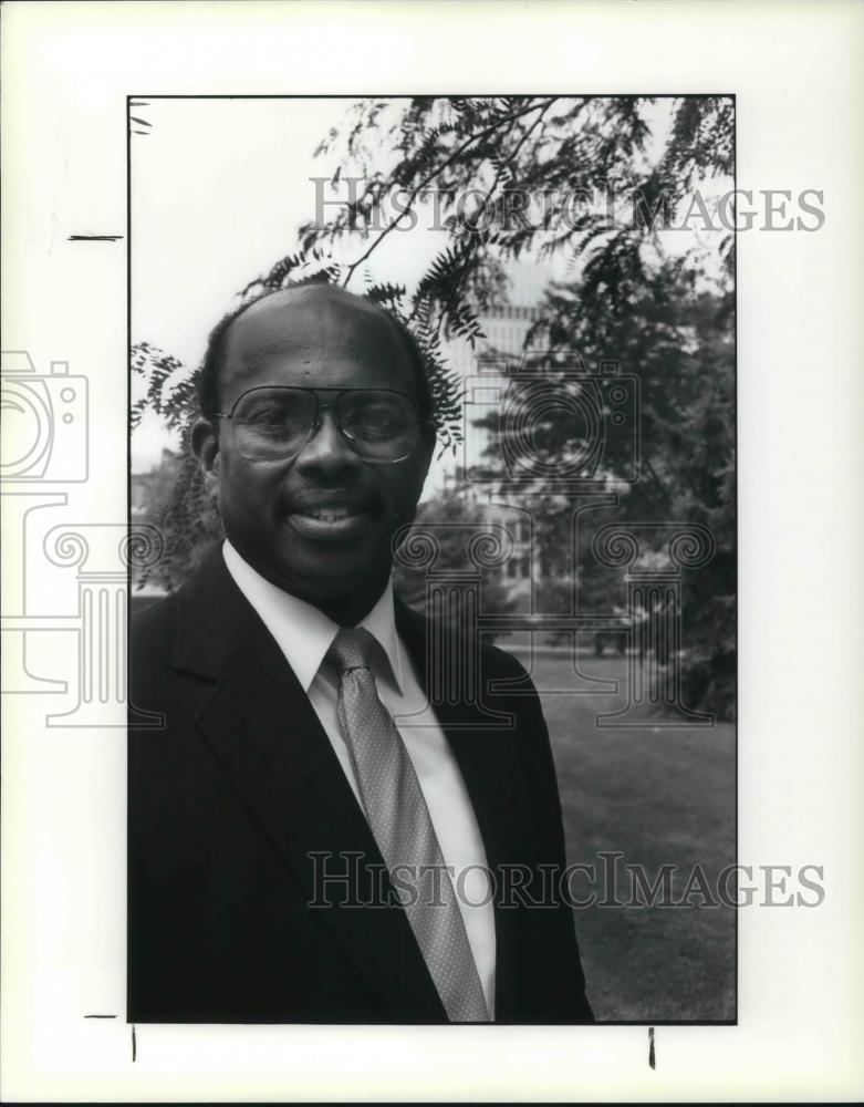 1987 Press Photo J JOhn Harris III Dean Of Education Cleveland State University - Historic Images