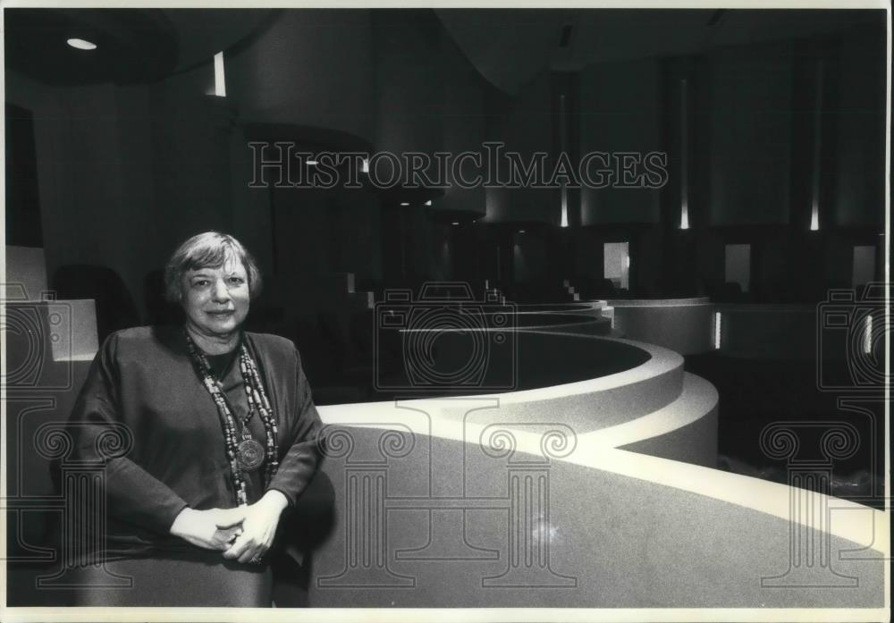 1989 Press Photo Board President Myra Janco Daniels Philharmonic Ctr For The Art - Historic Images