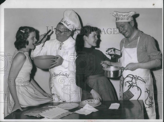 1956 Press Photo Mary McHenry Joseph McHenry Sheila Bellamy Peter Bellamy - Historic Images