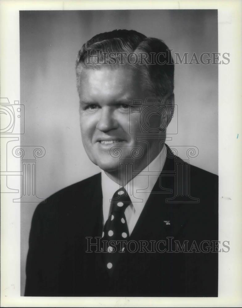 1982 Press Photo John Emery Jr. Chairman Chief Executive Officer Emery Worldwide - Historic Images