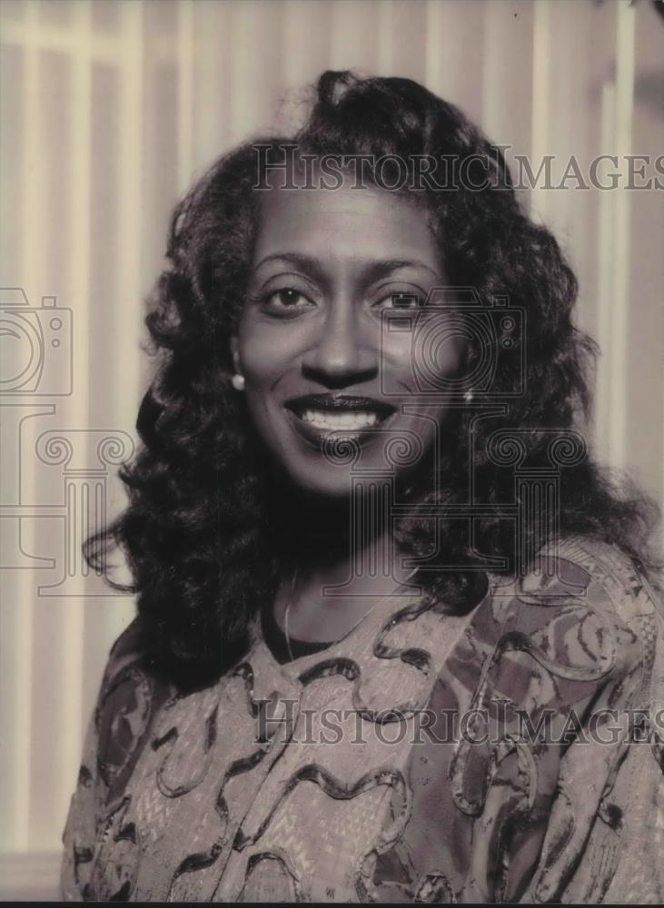 2000 Press Photo Cheryl Goggans Girl Scouts Lake Erie Exec Director - cvp13854 - Historic Images