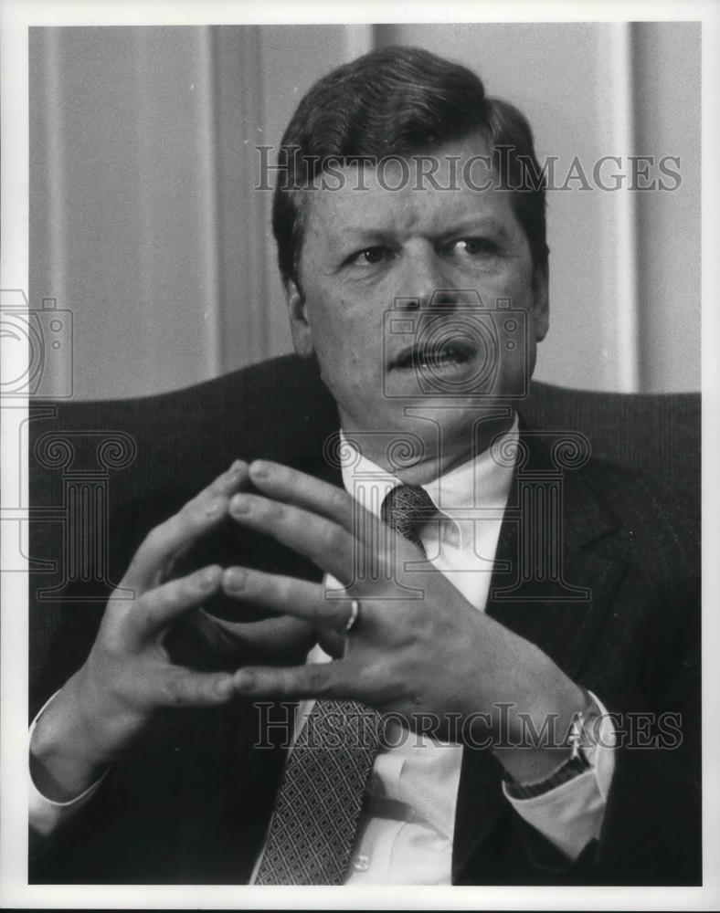 1991 Press Photo Gordeon D Harnett CEO of Brush-Wellman - cvp17156 - Historic Images